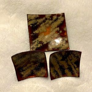 Extremely rare, Vintage glass brooch and earrings with screw on backs.